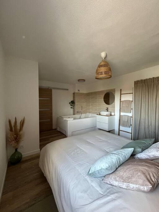 Romantique Room Muret Zewnętrze zdjęcie